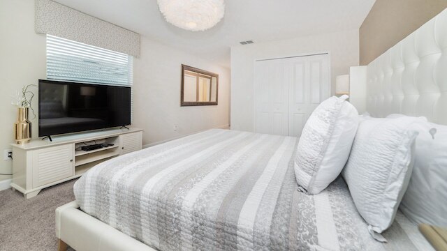 4749 キングス キャッスル サークル