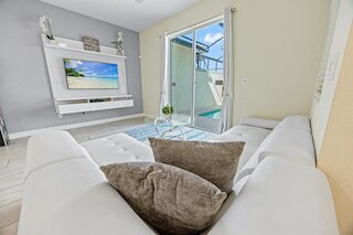 4837 ララビー レーン