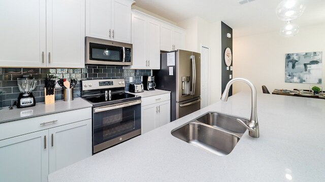 4951 ウィンダミア アベニュー