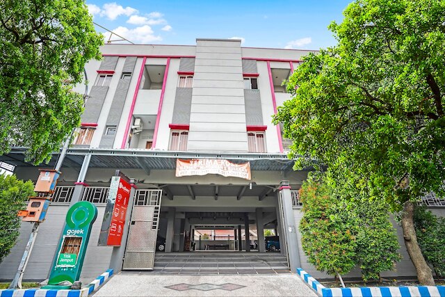 OYO プラタマ ドゥク クパン サブ