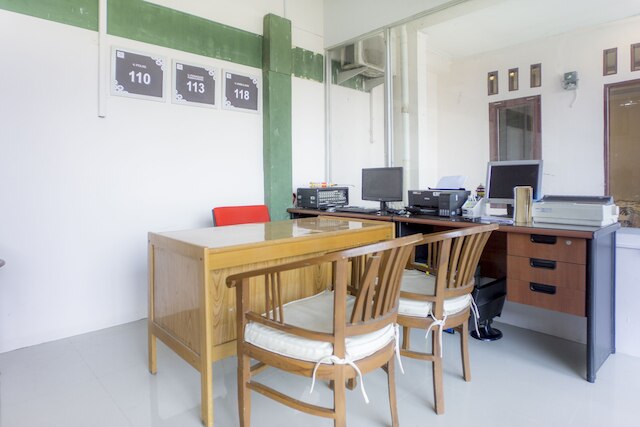 OYO  ライフ 2354 ローズ ハウス