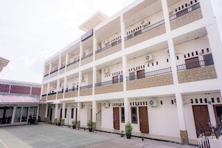 OYO  ライフ 2354 ローズ ハウス