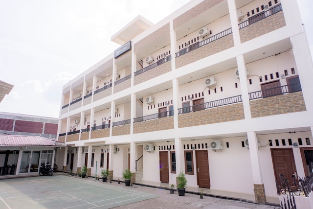 OYO  ライフ 2354 ローズ ハウス