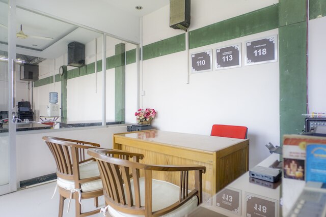 OYO  ライフ 2354 ローズ ハウス