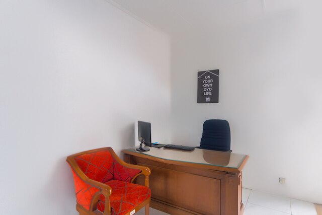 OYO  ライフ 3055 ルマー エニン