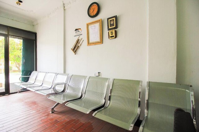 OYO  ライフ 2553 コスト ダヤ