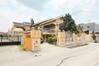 OYO  ライフ 2553 コスト ダヤ