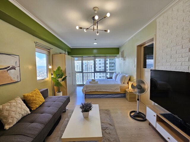 マーケットの南