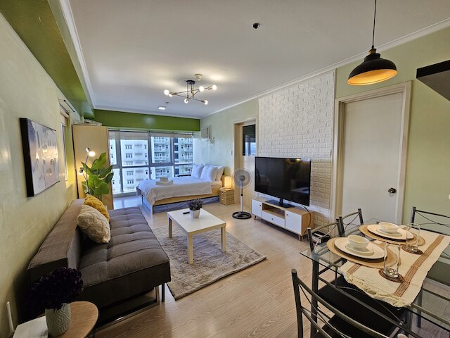 マーケットの南