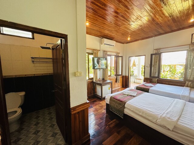 キングカムリバーサイドホテル