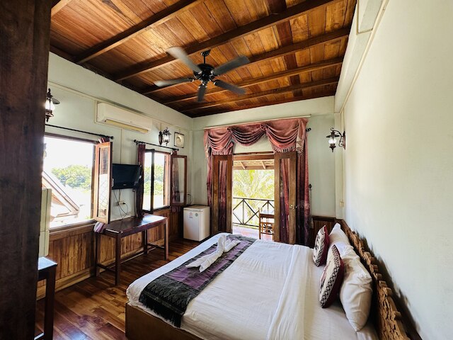 キングカムリバーサイドホテル