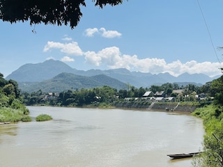 キングカムリバーサイドホテル