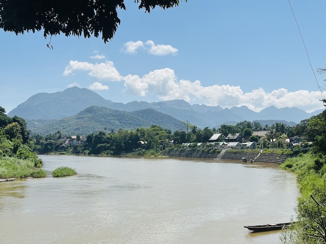 キングカムリバーサイドホテル