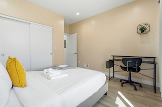 Modern 2Bed 2Bath & parking in Excelsior