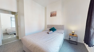 アメージング アンド イマキレート 2 ベッド ハウス イン マンチェスター