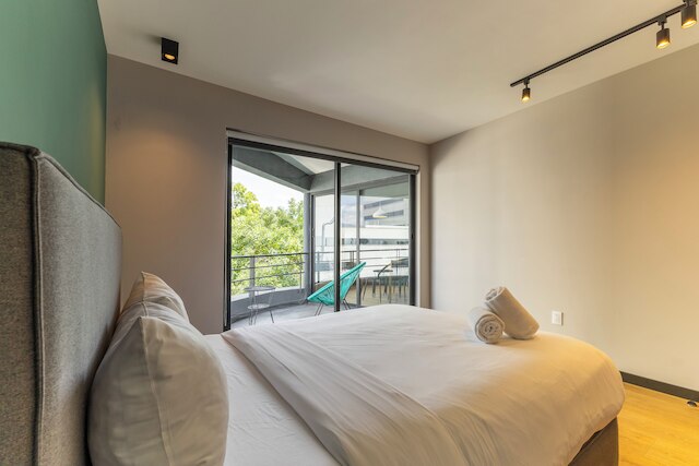 カピタリア コンデサ エスカンドン