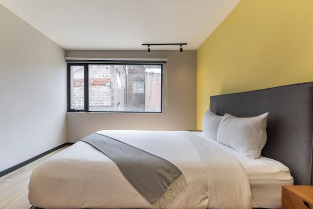 カピタリア コンデサ エスカンドン