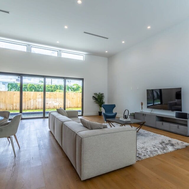 ラックス ヴィラ ウィズ プール ウィンウッド ハウス バイ ロブトラベル