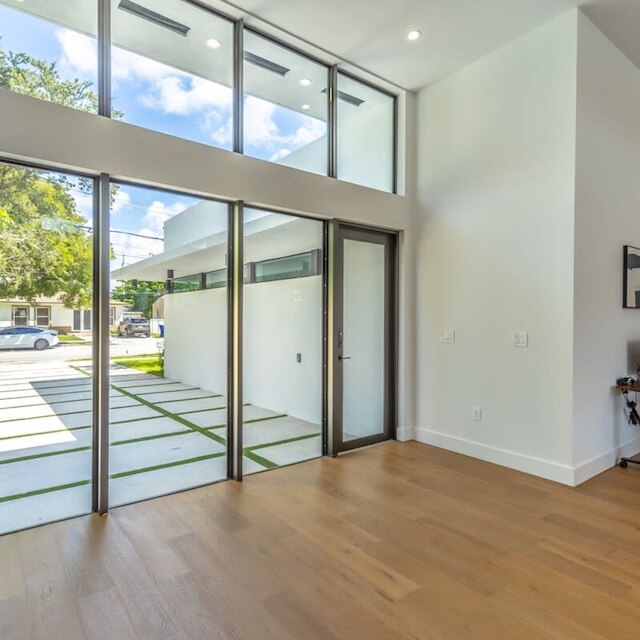 ラックス ヴィラ ウィズ プール ウィンウッド ハウス バイ ロブトラベル