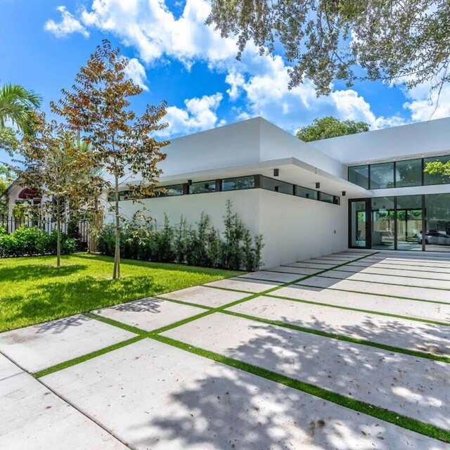 ラックス ヴィラ ウィズ プール ウィンウッド ハウス バイ ロブトラベル