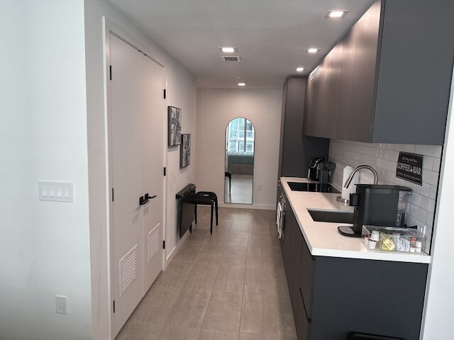 プレミアスタジオキングベッドとクイーンソファベッド