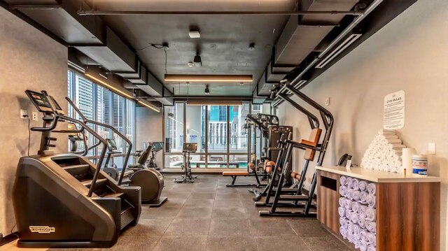 プレミアスタジオキングベッドとクイーンソファベッド