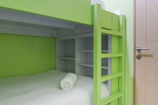 バイブラント 2ベッドルRム アパートメント  アット エドュシティ スラバヤ