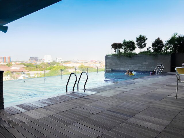 ストラテジック アンド ホーミー スタジオ アット タマサリ パピリオ  アパートメント