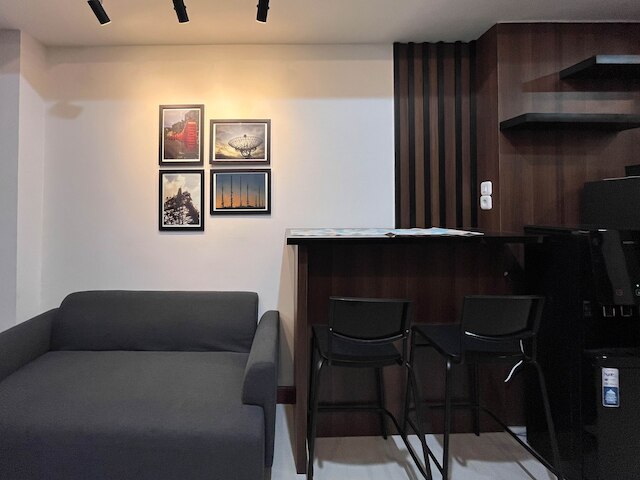 ウォーム アンド コージー 2ベッドルーム ヴィダ ビュー マカッサル  アパートメント