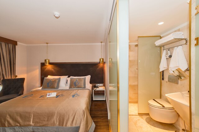 ダークメンホテル