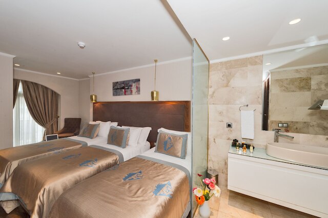 ダークメンホテル