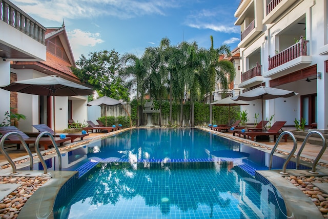 メラ レジデンス