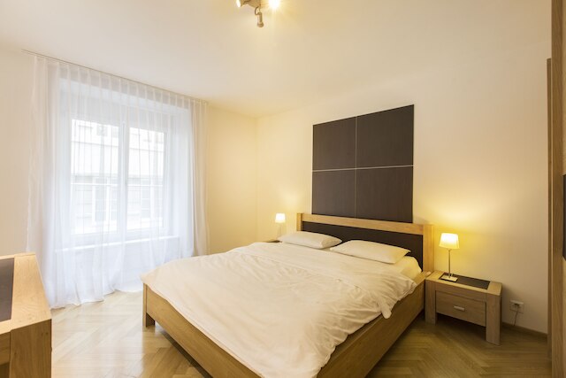 ネスト - ヴァインベルグ