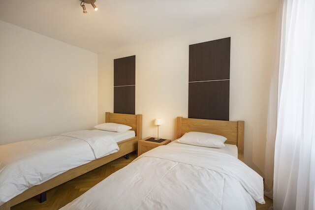 ネスト - ヴァインベルグ