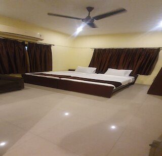 アースホテルバダパラニ