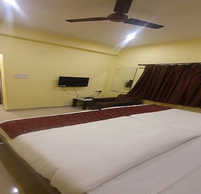 アースホテルバダパラニ