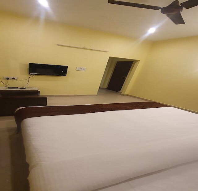 アースホテルバダパラニ