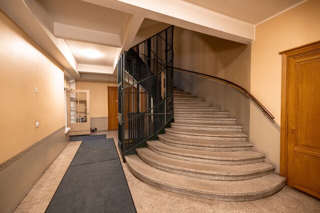 2ndhomesブライト&スペイシャス5BRアパートメント