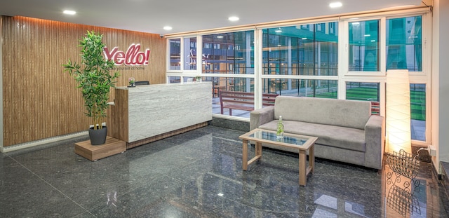 イエローステイズ ITPL