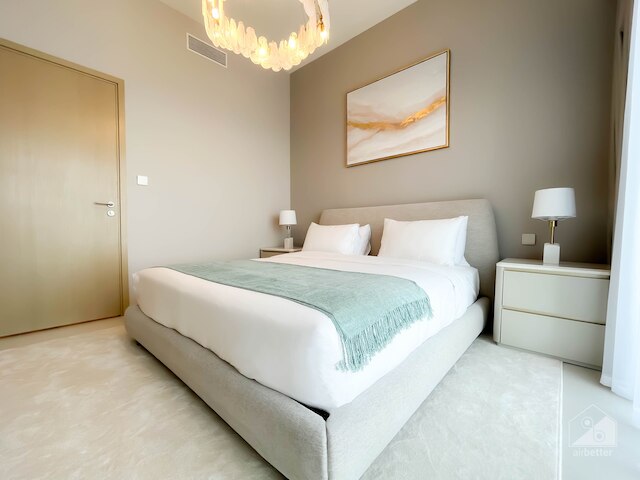 ラグジュアリーブルジロイヤル、バルコニー&ダウンタウンのビュー付き