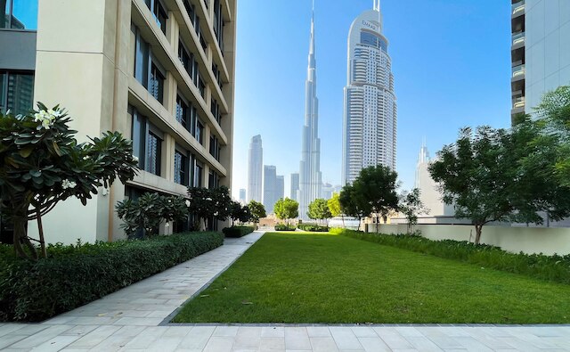 ラグジュアリーブルジロイヤル、バルコニー&ダウンタウンのビュー付き