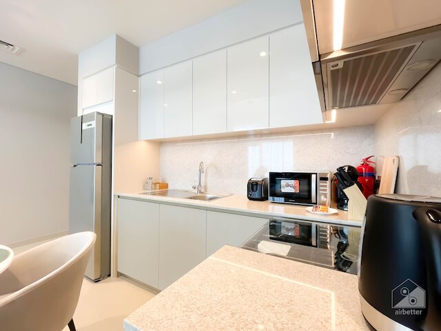 ラグジュアリーブルジロイヤル、バルコニー&ダウンタウンのビュー付き