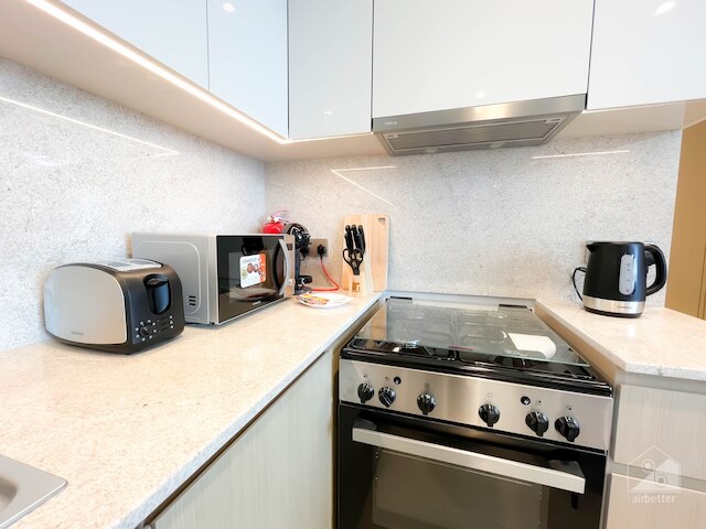 ラグジュアリーブルジロイヤル、バルコニー&ダウンタウンのビュー付き