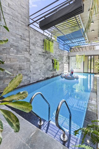 ハン川近くのローズマリーヴィラ