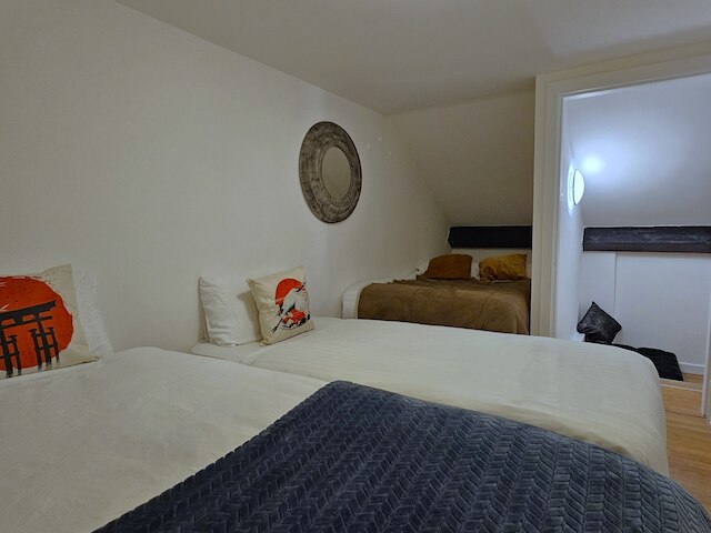 ホワイトチューリップセントラル3ベッドルームデュプレックスロフト