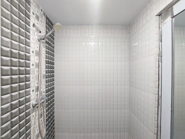 ホーミー アンド ウォーム スタジオ  アパートメント  アット マンシュール  レジデンス