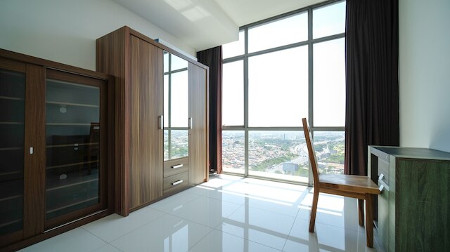 ホーミー 11ッドー ウィズ エクストラ ルーム  アパートメント  アット アルヤドゥータ  レジデンス  スラバヤ