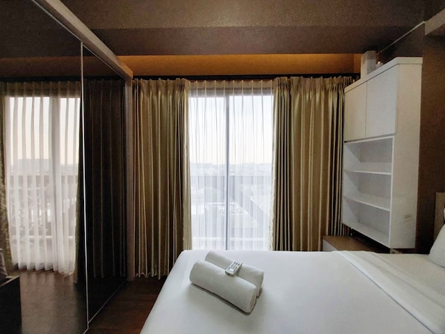 モダン ルック 1ッBーム アット ウッタラ ザ アイコン  アパートメント