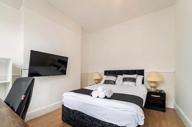 ハウス ウィズ モダン インテリア コンビニエントリー ロケーテッド