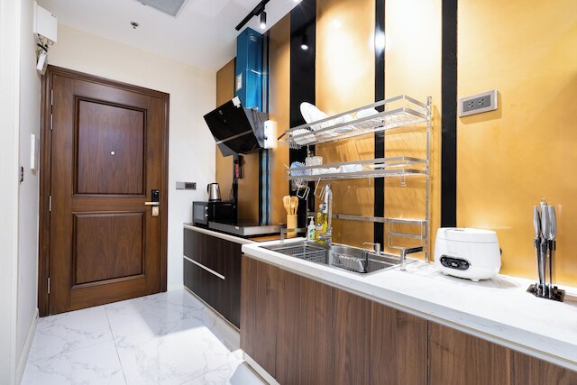 マディソンのフルキッチン付きスタジオAPT